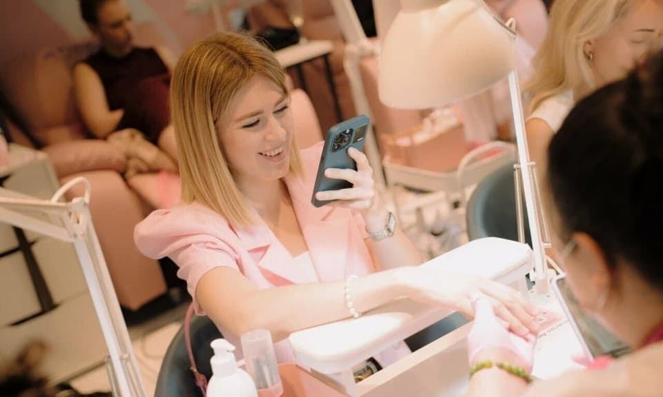 Салон красоты маникюра и педикюра 4hands на Новолитовской улице - 3